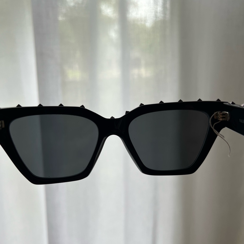 Valentino 53mm Rockstud Cat Eye Sunglasses in Black New - Picture 11 of 12